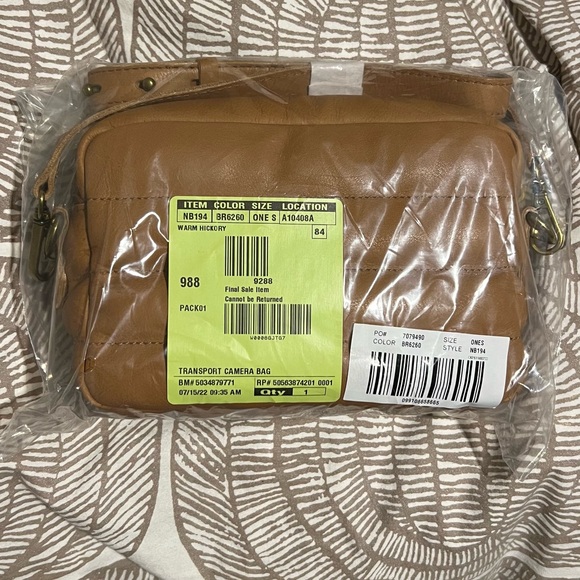 Madewell Puff Transport Camera Bag - Picture 5 of 5